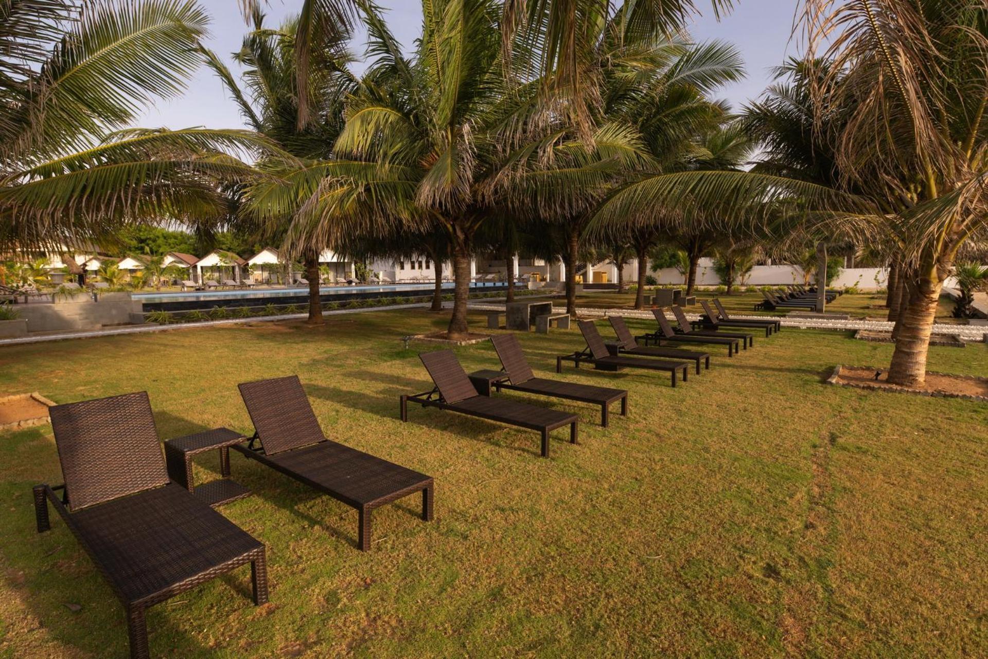 Uppuveli Beach By Dsk Trincomalee Exteriör bild
