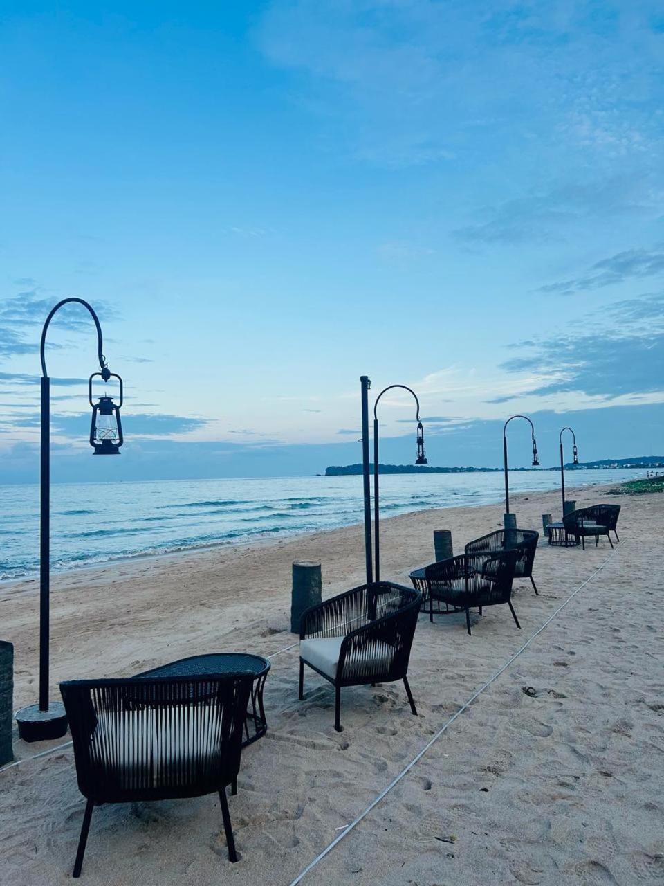Uppuveli Beach By Dsk Trincomalee Exteriör bild